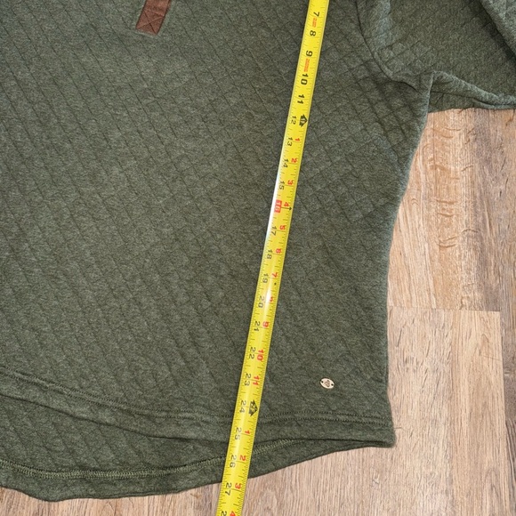 Legendary Whitetails • Cedar Cabin Quilted Sweater - Picture 9 of 9